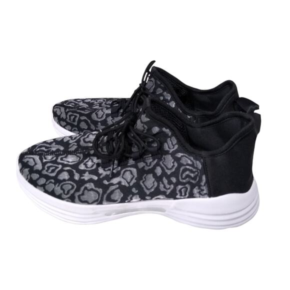 🎉[H215] Men's Shoes, Size 43 - Picture 3 of 7